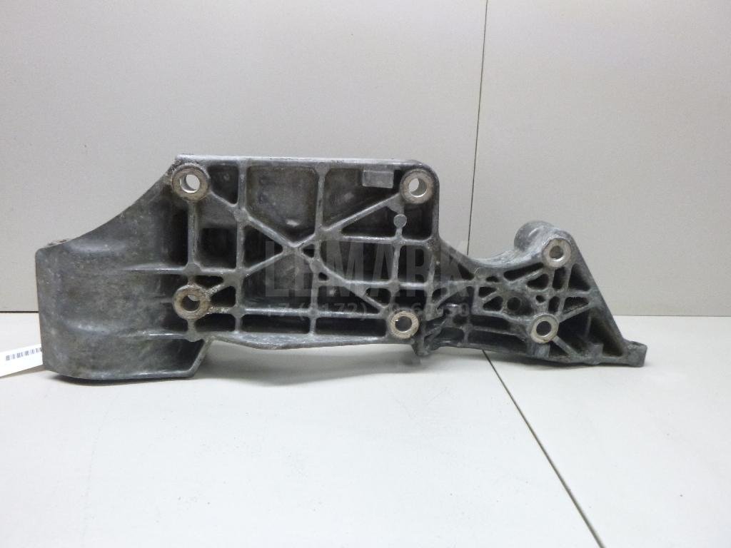 Кронштейн генератора