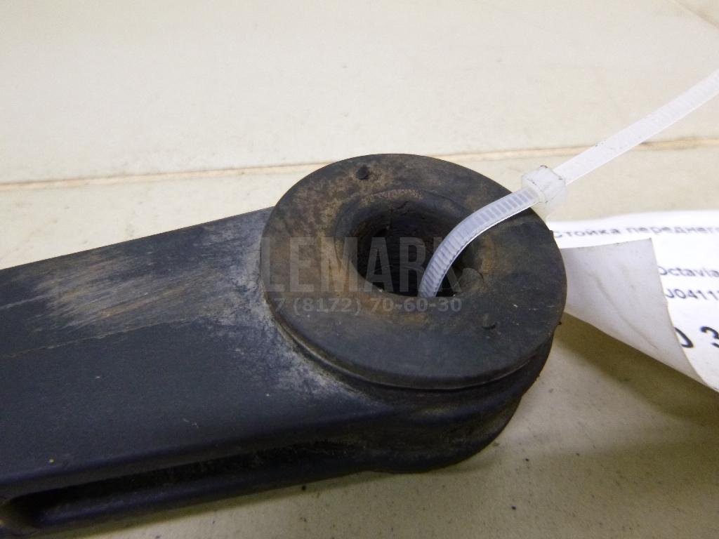 Стойка переднего стабилизатора