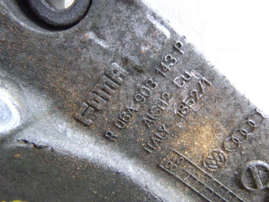 Кронштейн генератора для  Audi A3 [8PA] Sportback 2004-2013