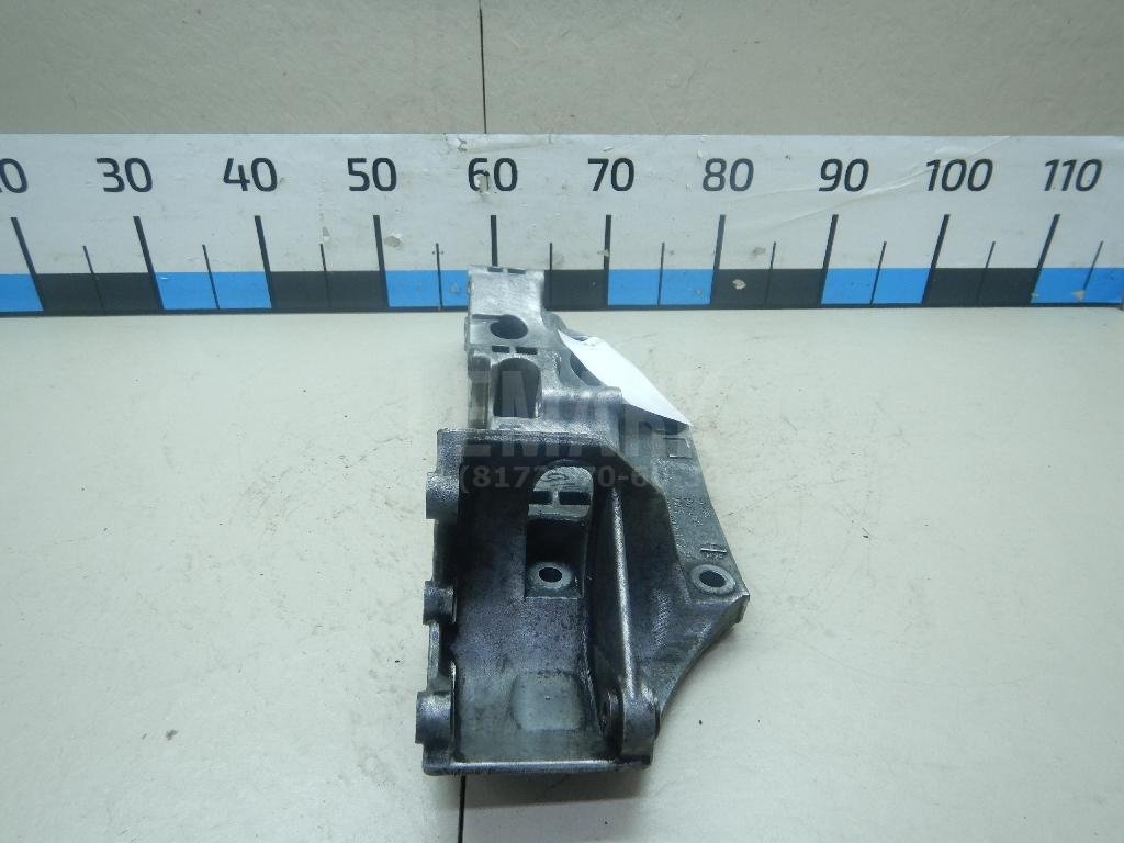 Кронштейн генератора