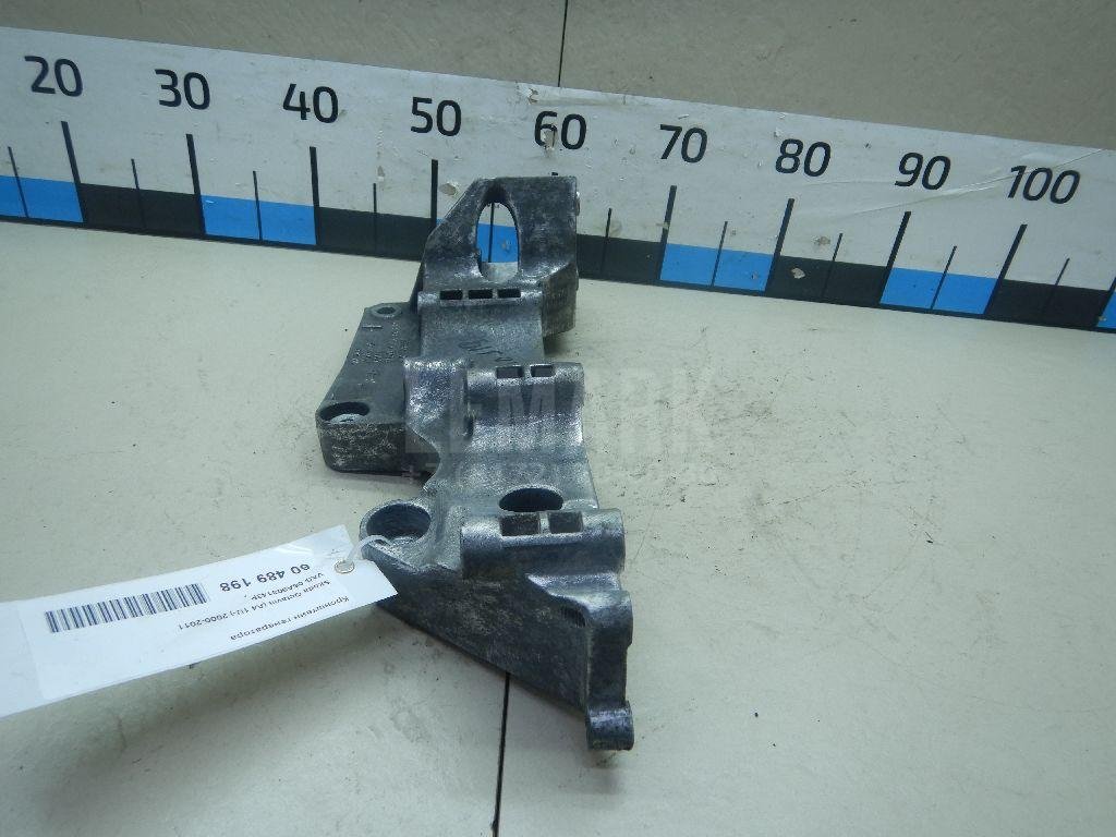 Кронштейн генератора