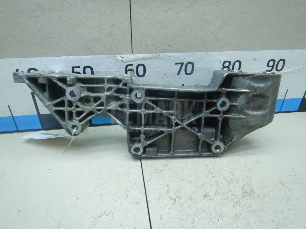 Кронштейн генератора