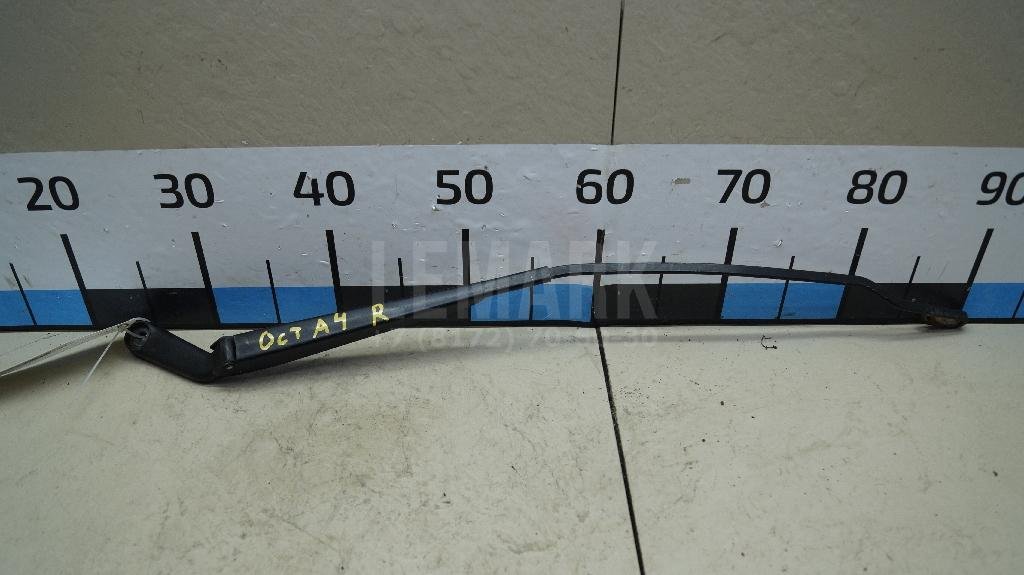 Поводок стеклоочистителя передний правый