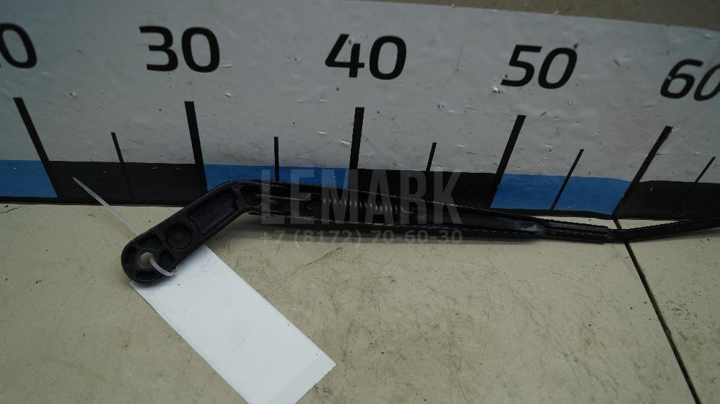 Поводок стеклоочистителя передний правый