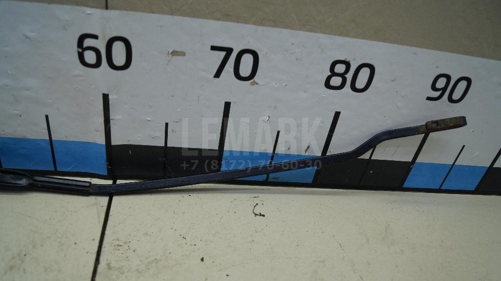 Поводок стеклоочистителя передний правый