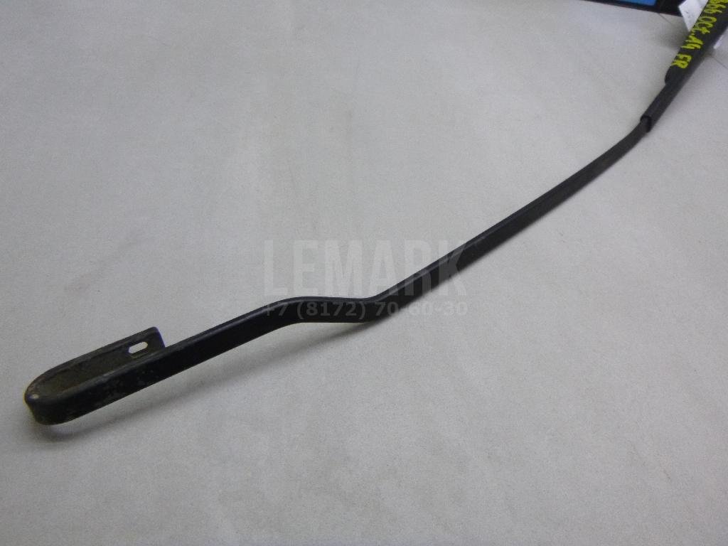 Поводок стеклоочистителя передний правый