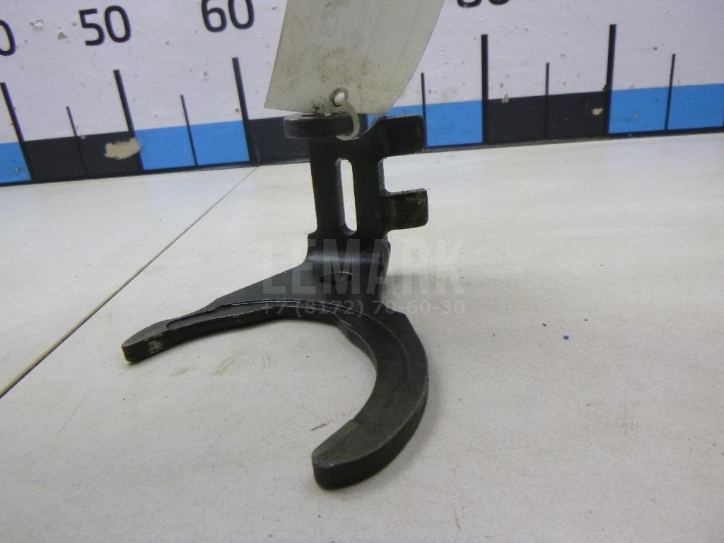 Вилка включения передачи