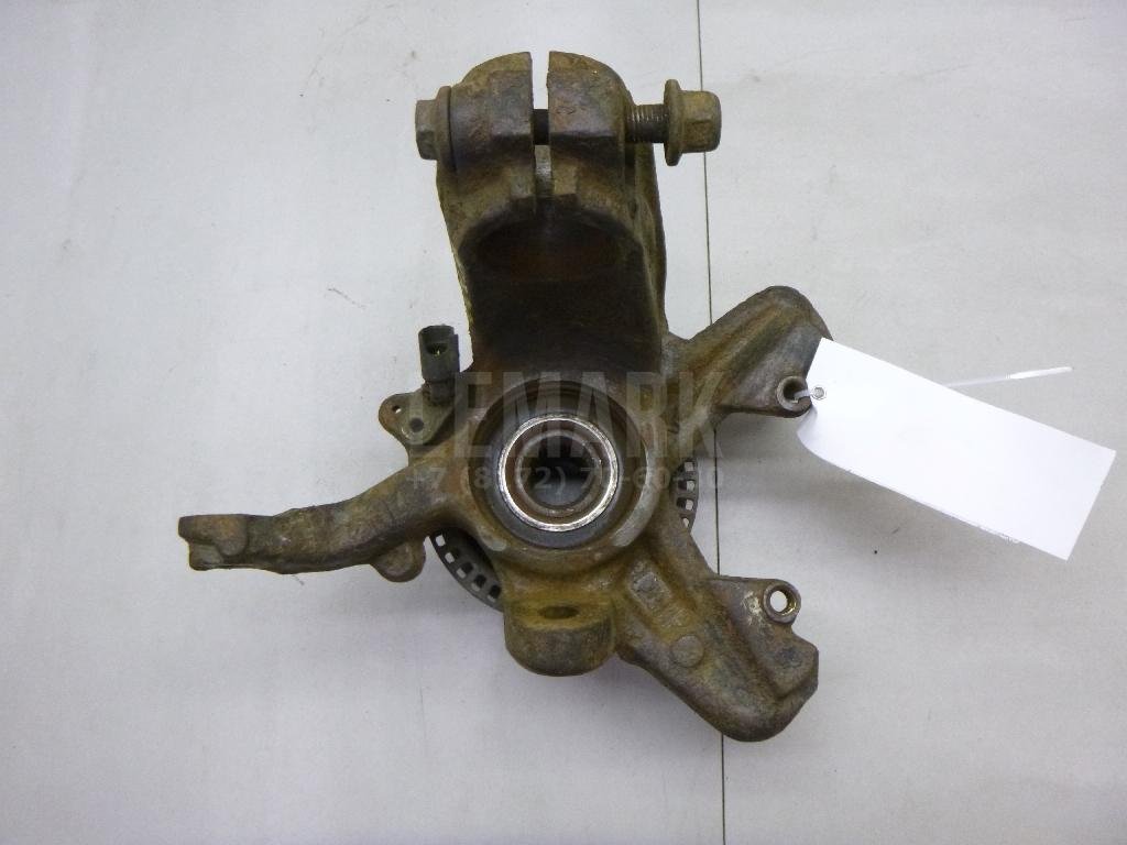 Кулак поворотный передний левый