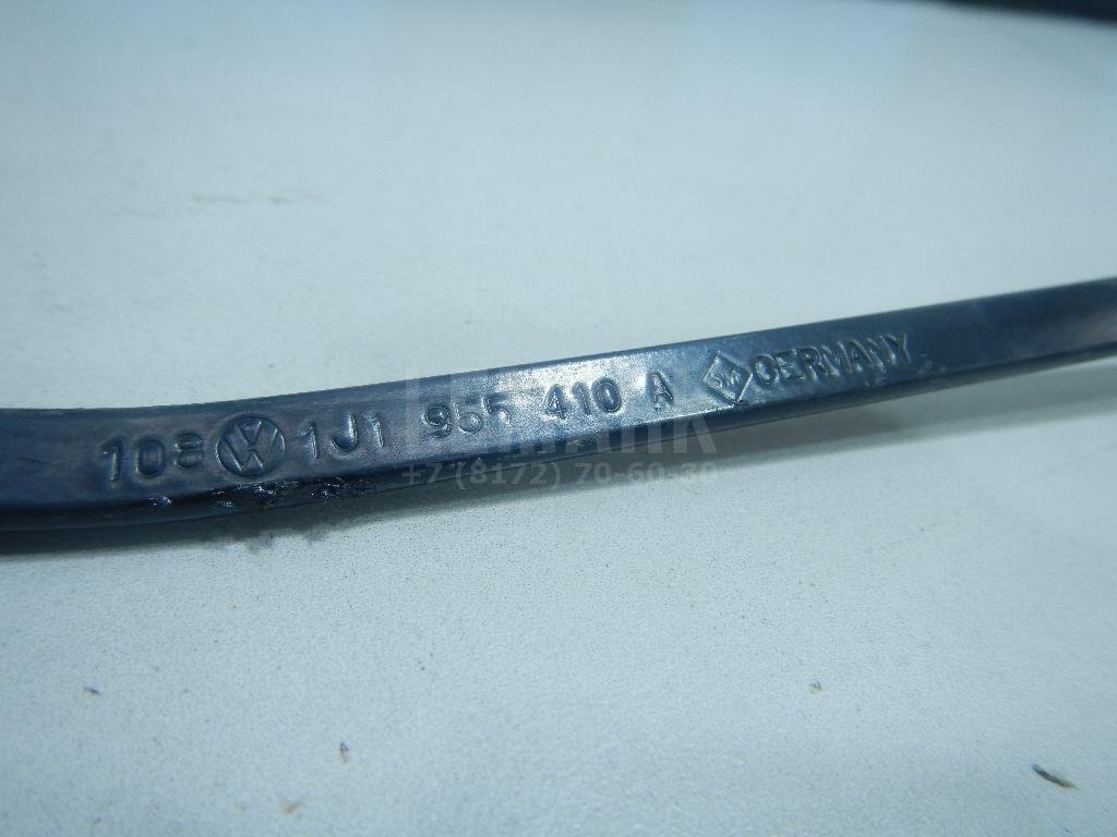 Поводок стеклоочистителя передний правый