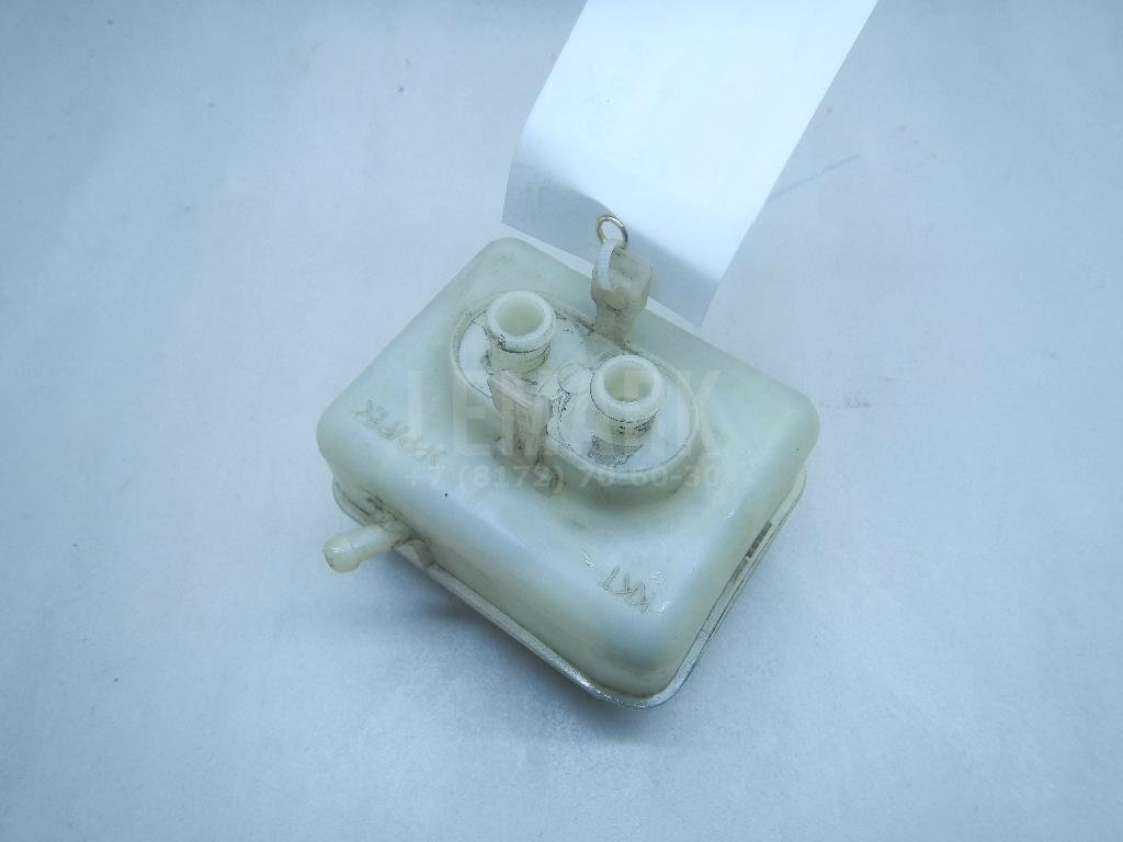 Бачок главного тормозного цилиндра