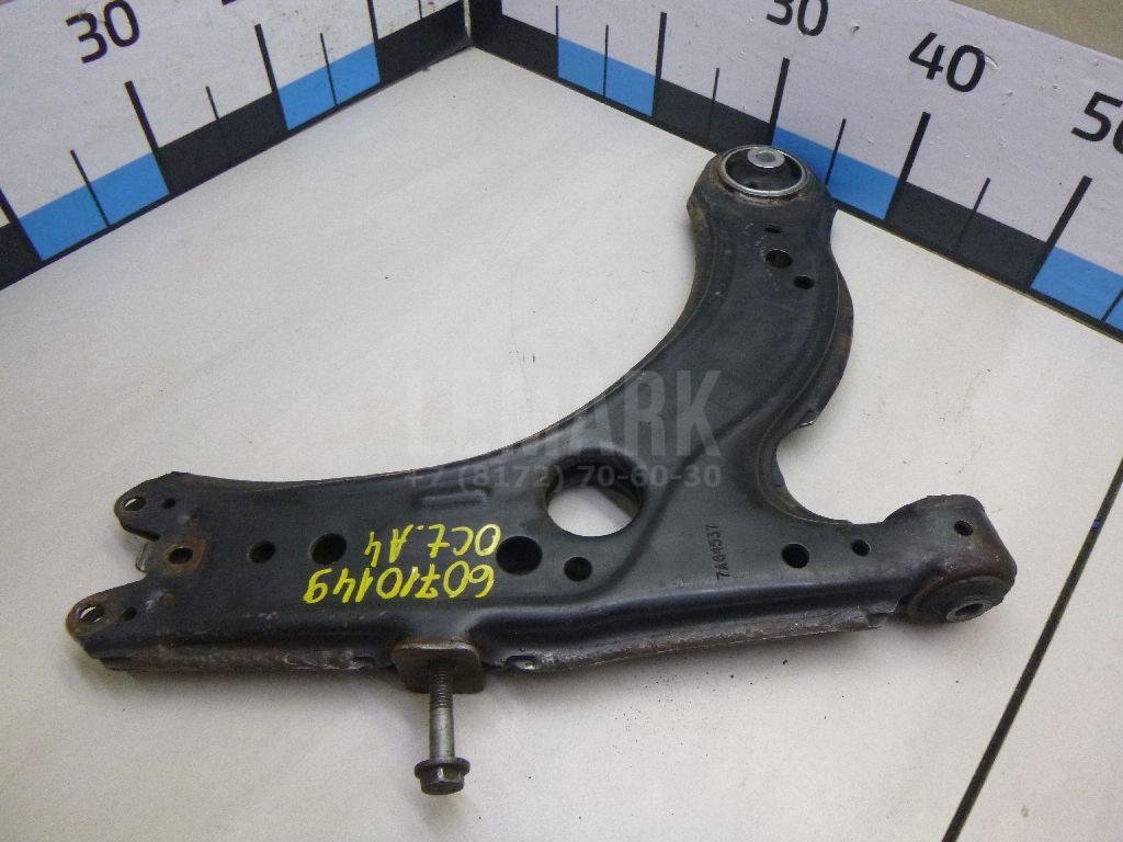 Рычаг передний