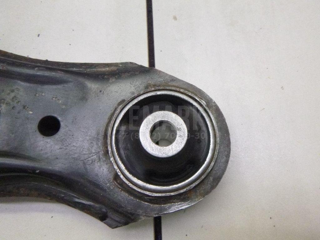 Рычаг передний