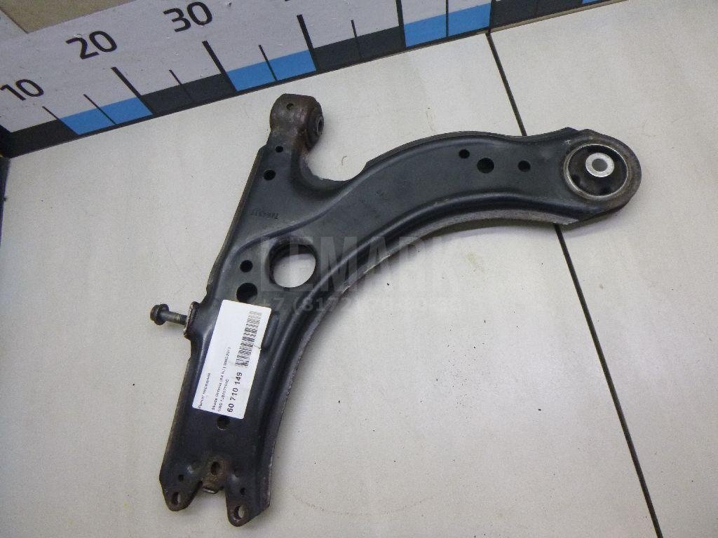 Рычаг передний