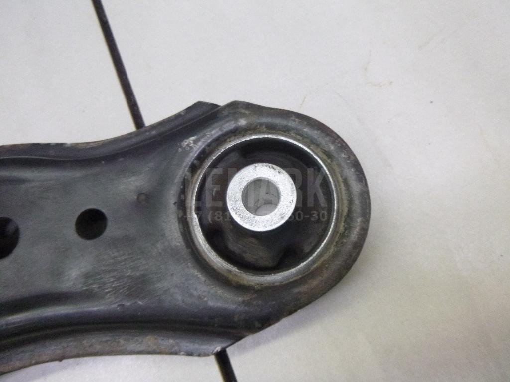 Рычаг передний