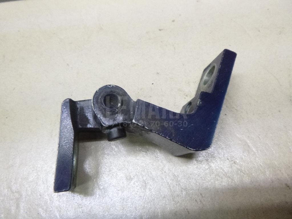 Петля двери