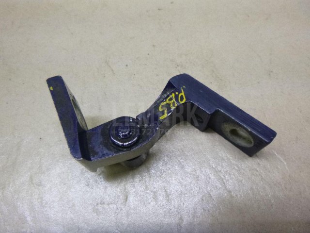 Петля двери