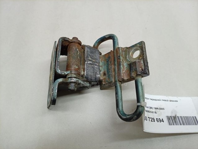 Петля двери передней левой нижняя