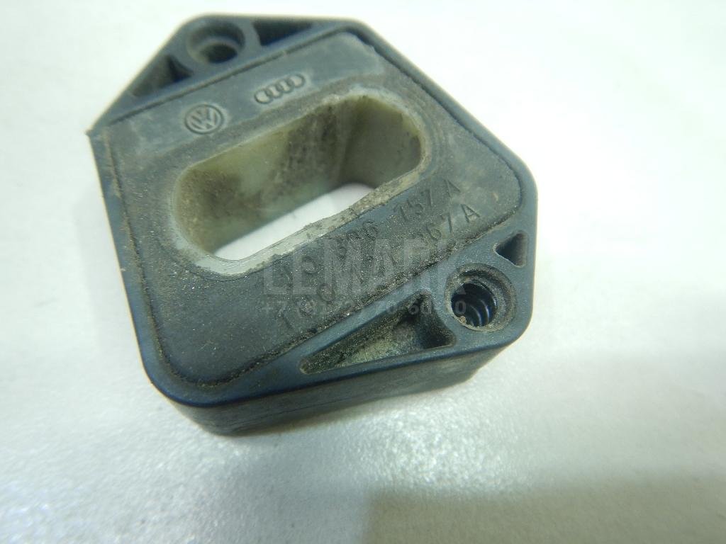 Кронштейн радиатора для  Audi A4 [B9] 2015