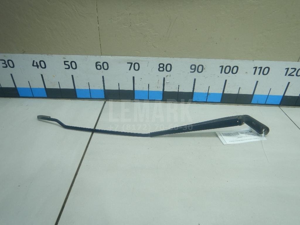 Поводок стеклоочистителя передний правый