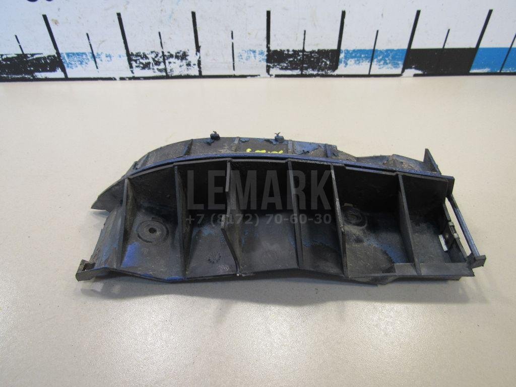 Направляющая заднего бампера правая