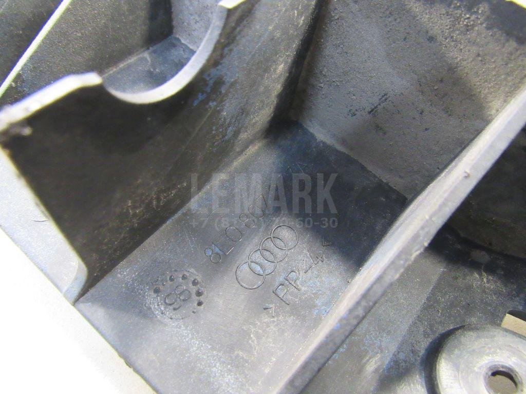 Направляющая заднего бампера левая