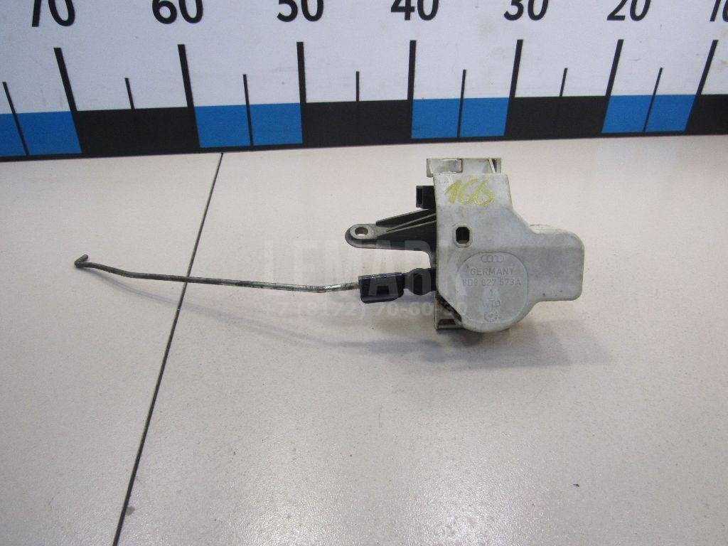 Вставка замка багажника