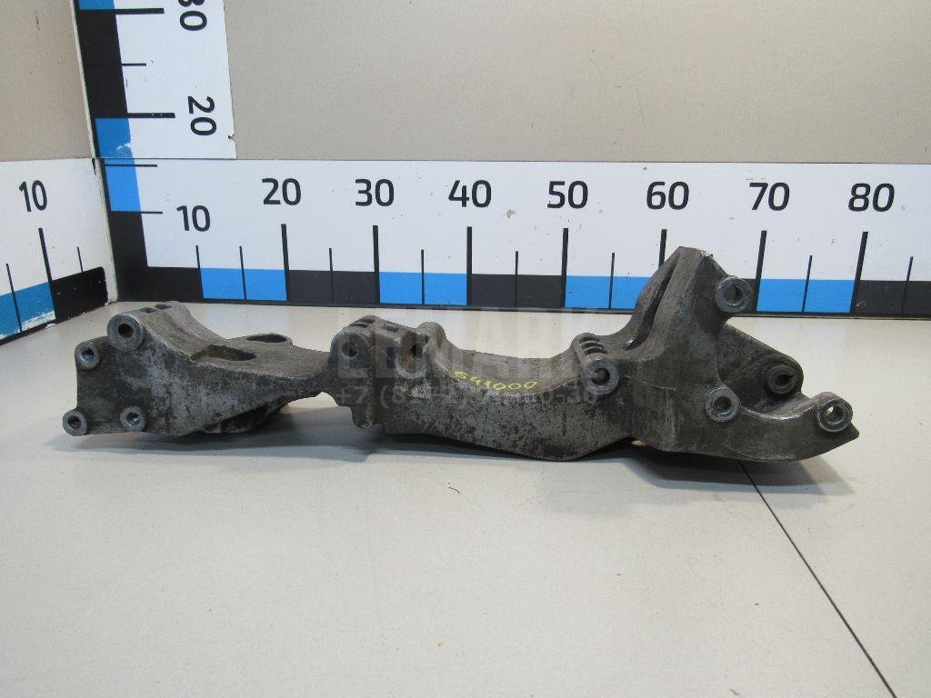 Кронштейн генератора