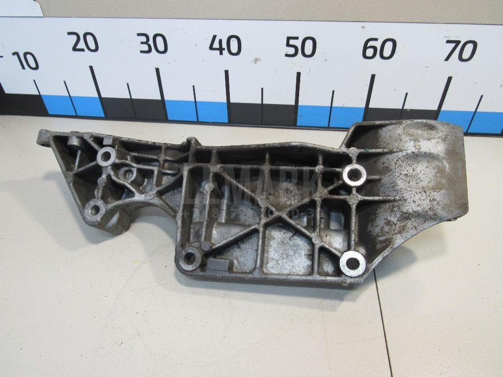 Кронштейн генератора