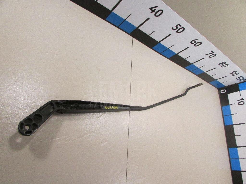 Поводок стеклоочистителя передний правый