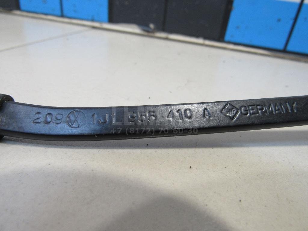 Поводок стеклоочистителя передний правый