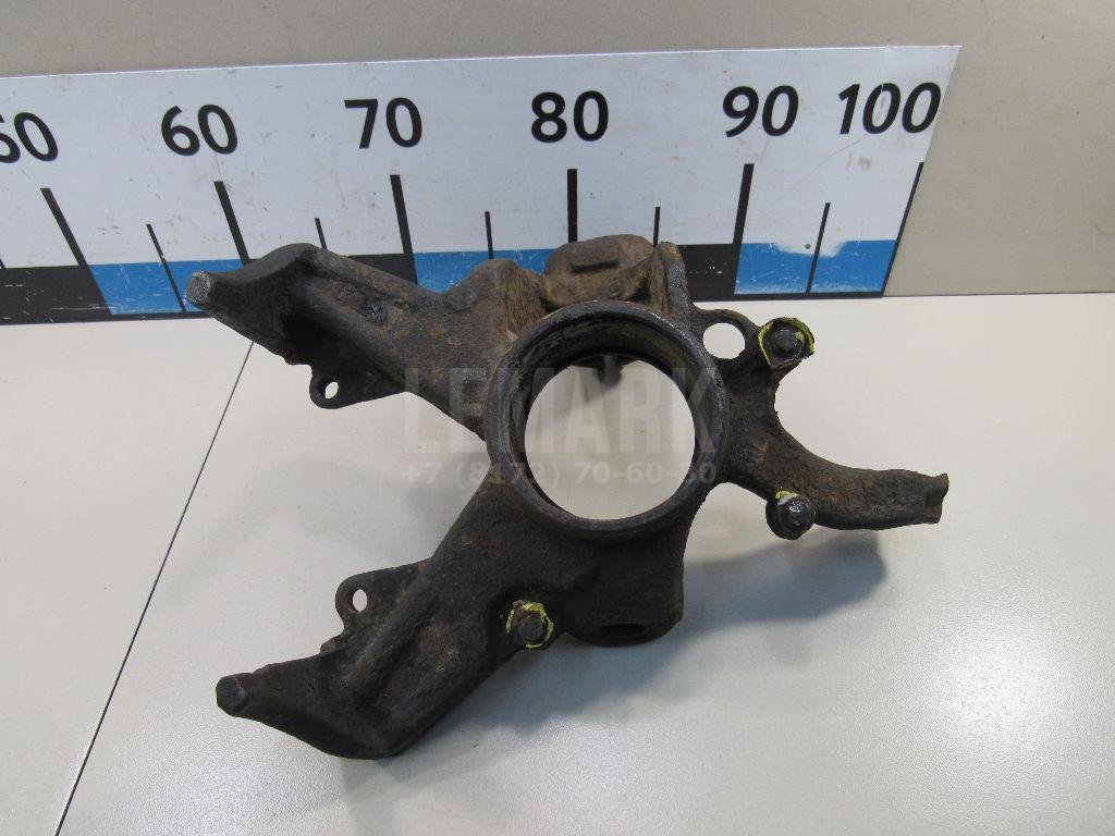 Кулак поворотный передний левый