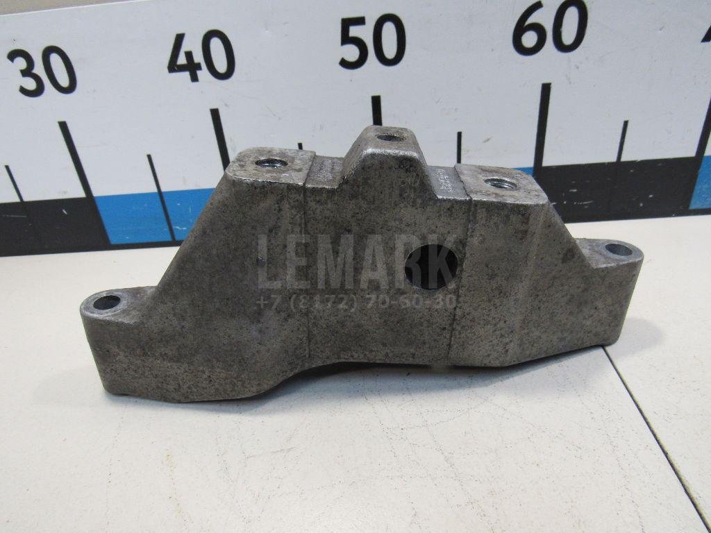 Кронштейн двигателя левый