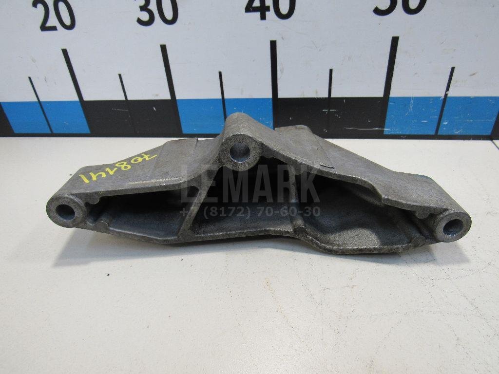 Кронштейн двигателя левый