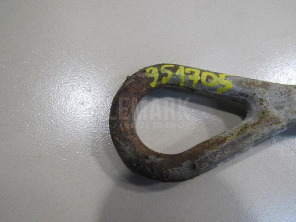 Крюк буксировочный