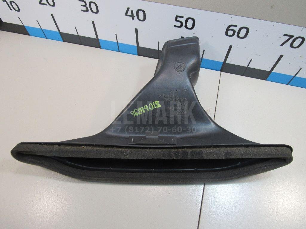 Воздуховод отопителя