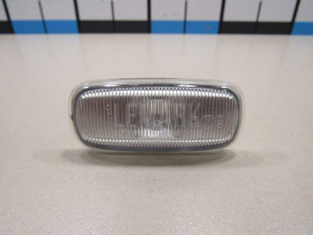 Повторитель на крыло белый