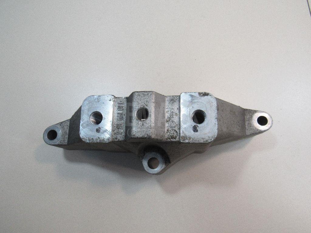 Кронштейн двигателя левый