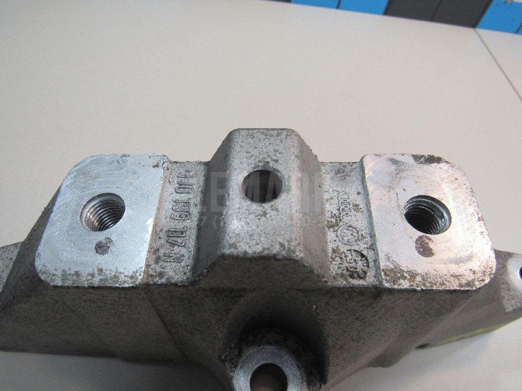 Кронштейн двигателя левый