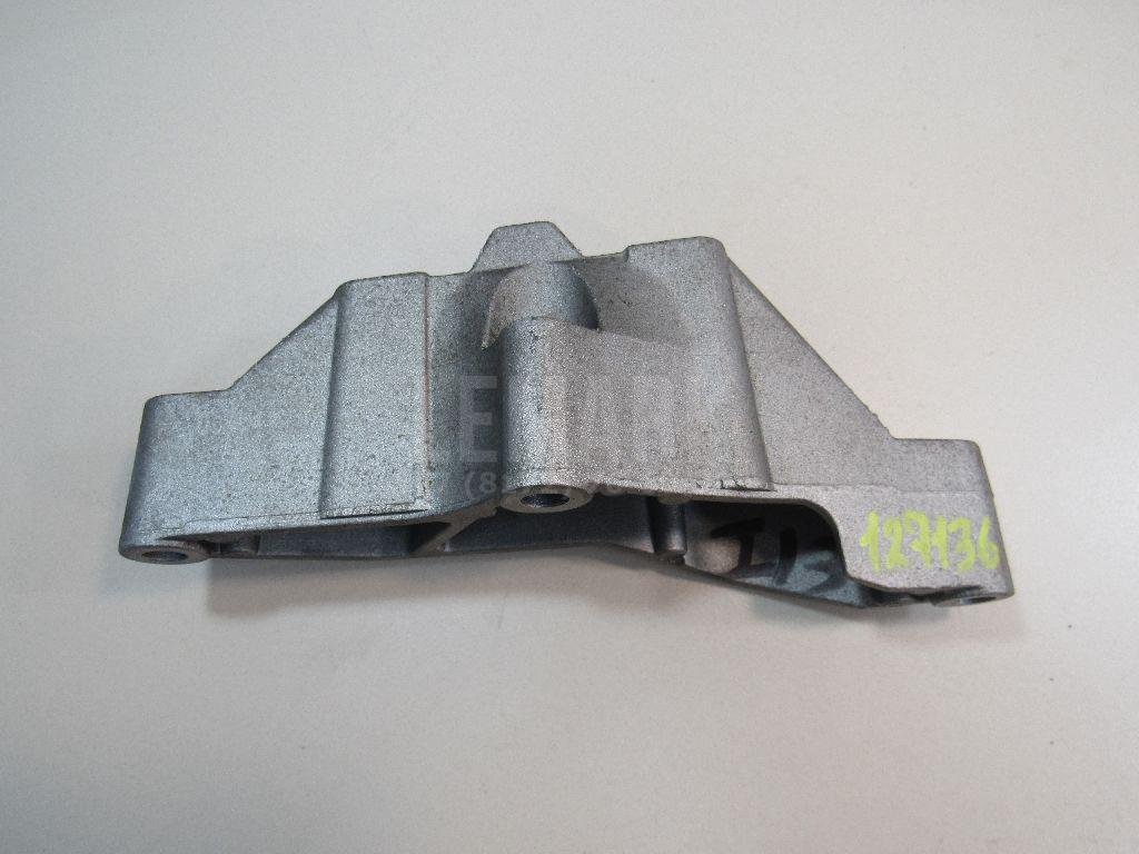 Кронштейн двигателя левый