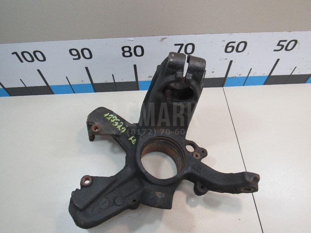 Кулак поворотный передний правый