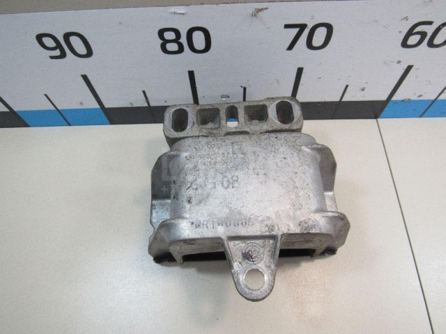 Опора двигателя левая