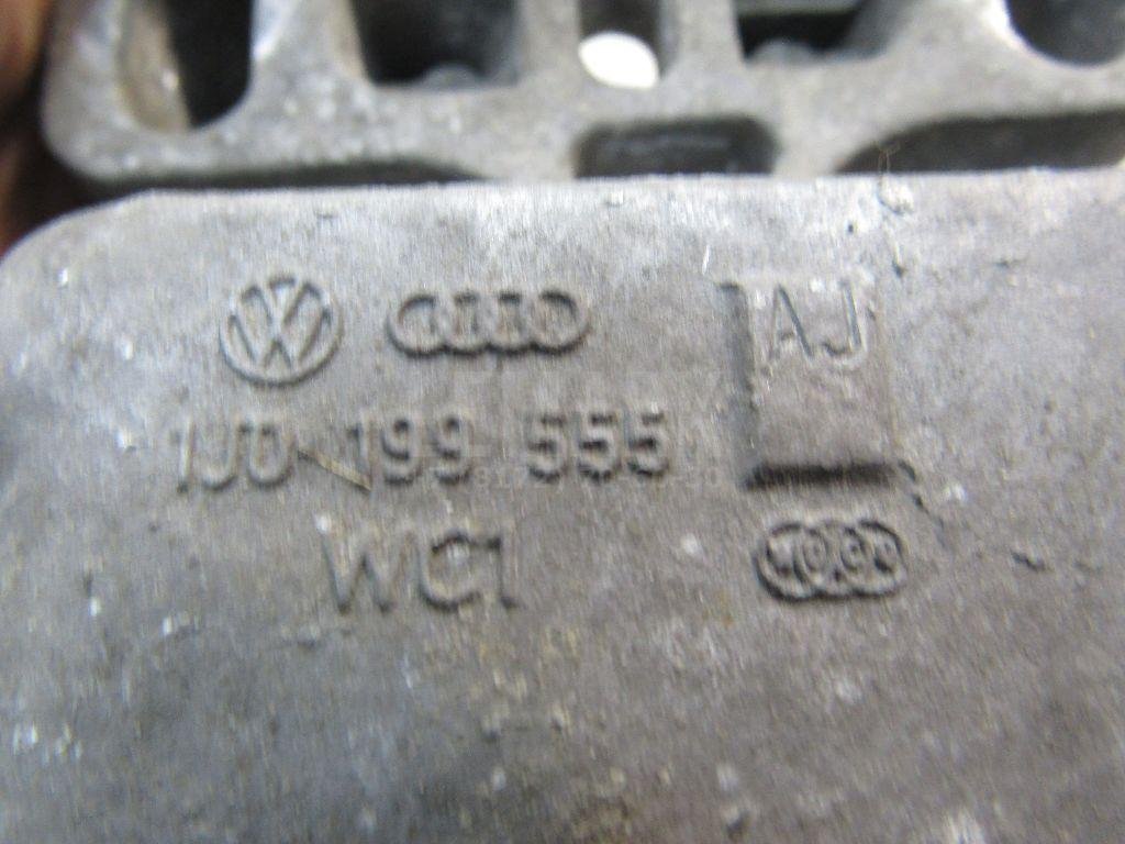 Опора двигателя левая для  Audi A3 (8L1) 1996-2003