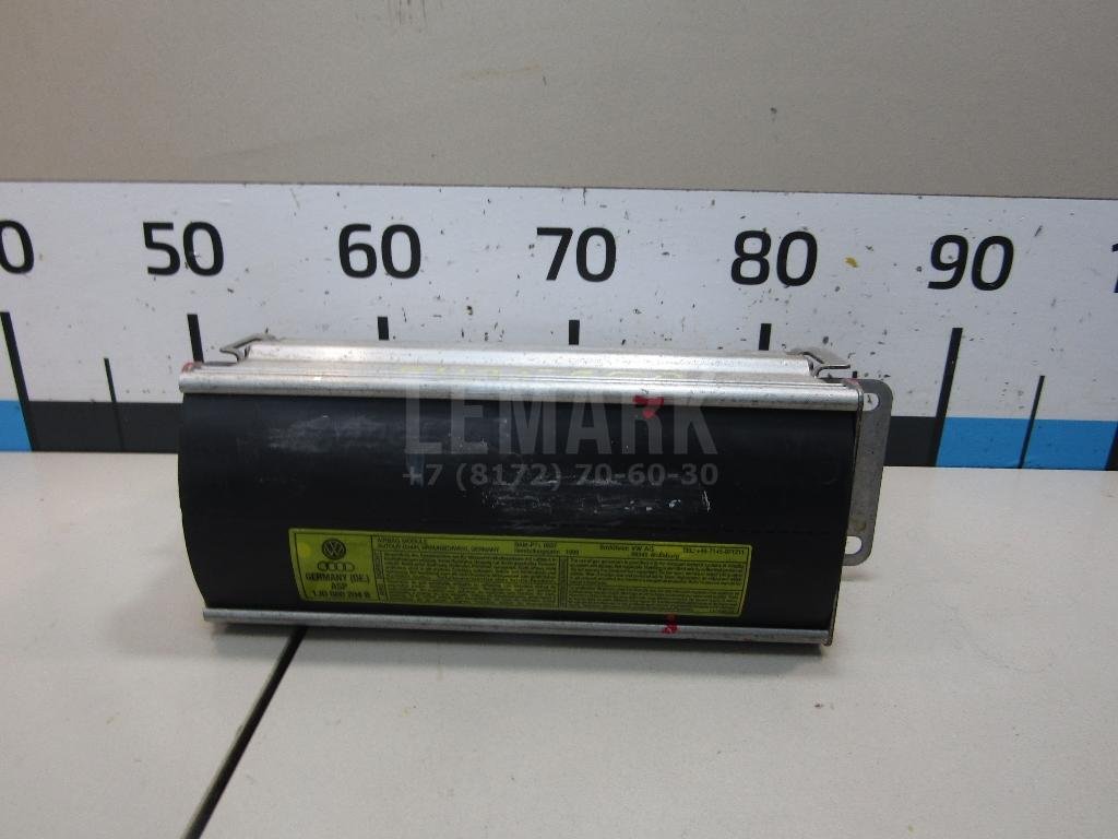 Подушка безопасности пассажирская (в торпедо)