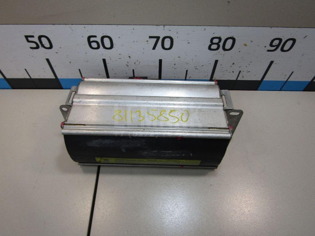 Подушка безопасности пассажирская (в торпедо)