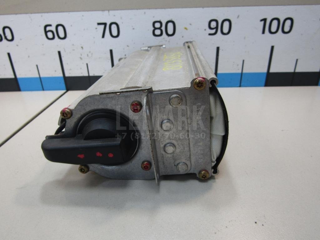 Подушка безопасности пассажирская (в торпедо)