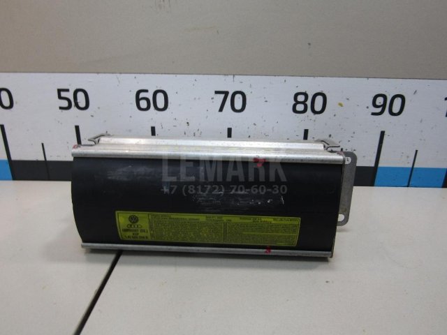 Подушка безопасности пассажирская (в торпедо)