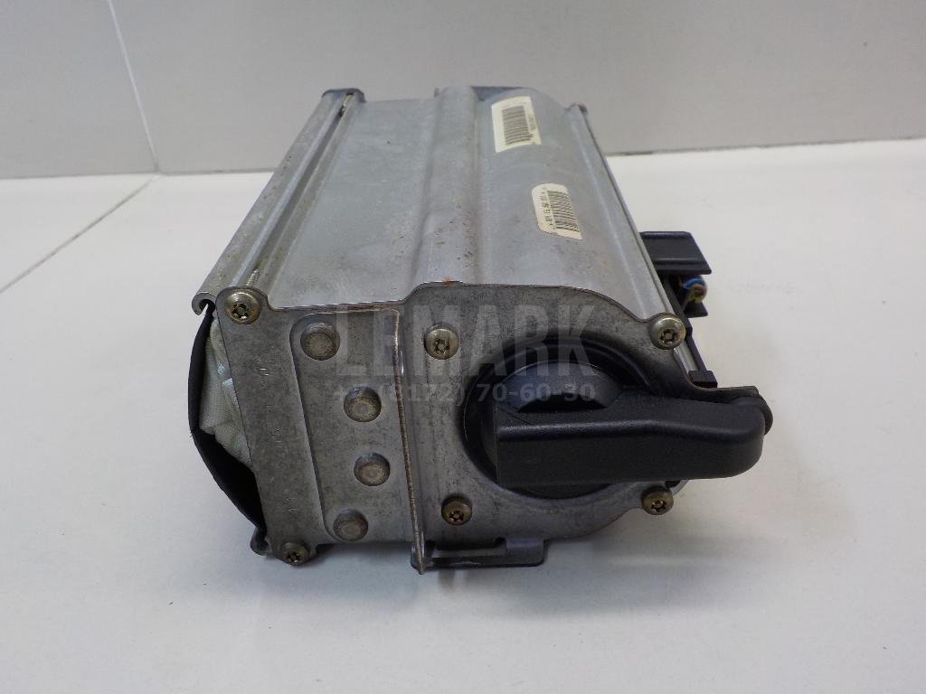 Подушка безопасности пассажирская (в торпедо)