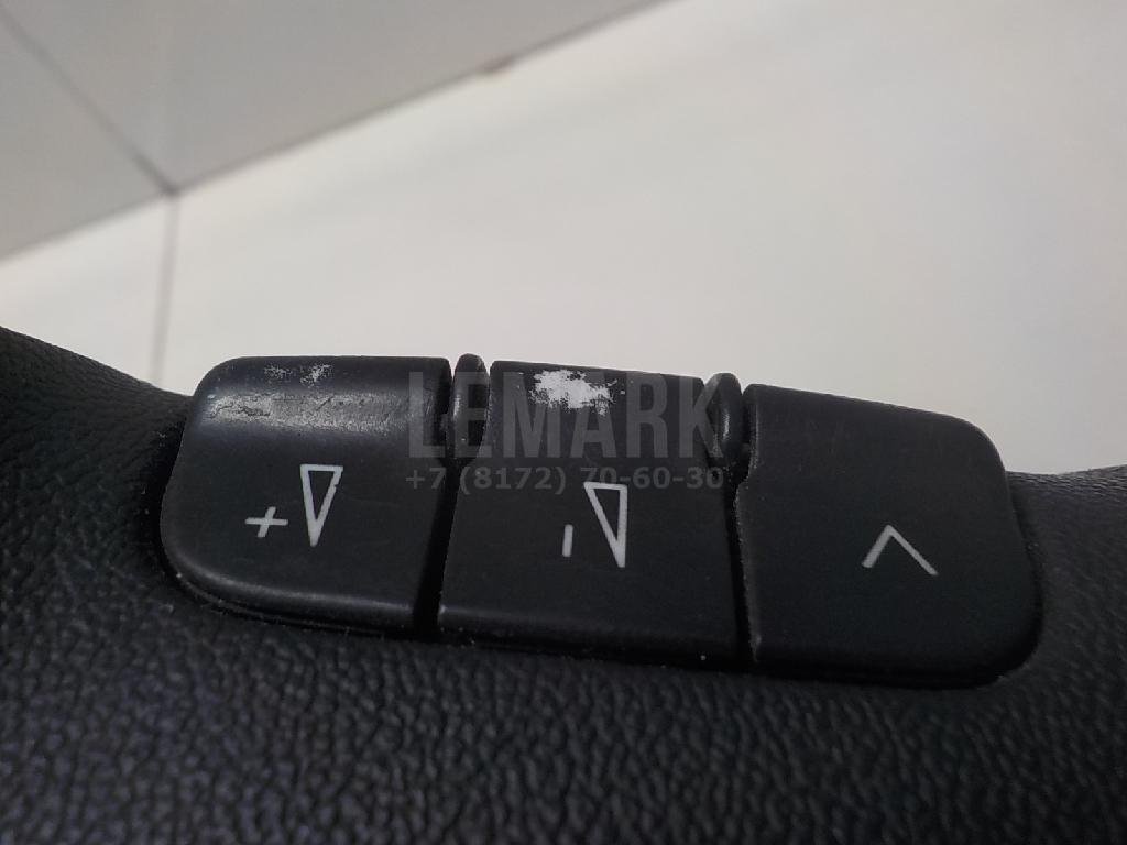 Подушка безопасности в рулевое колесо