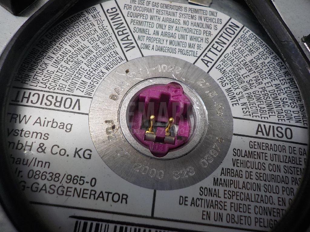 Подушка безопасности в рулевое колесо