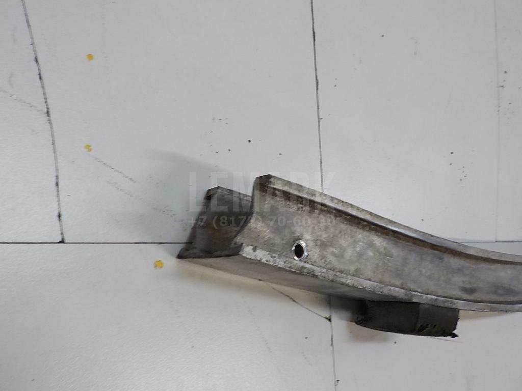 Усилитель переднего бампера